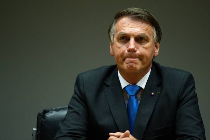 Bolsonaro é internado em hospital de São Paulo