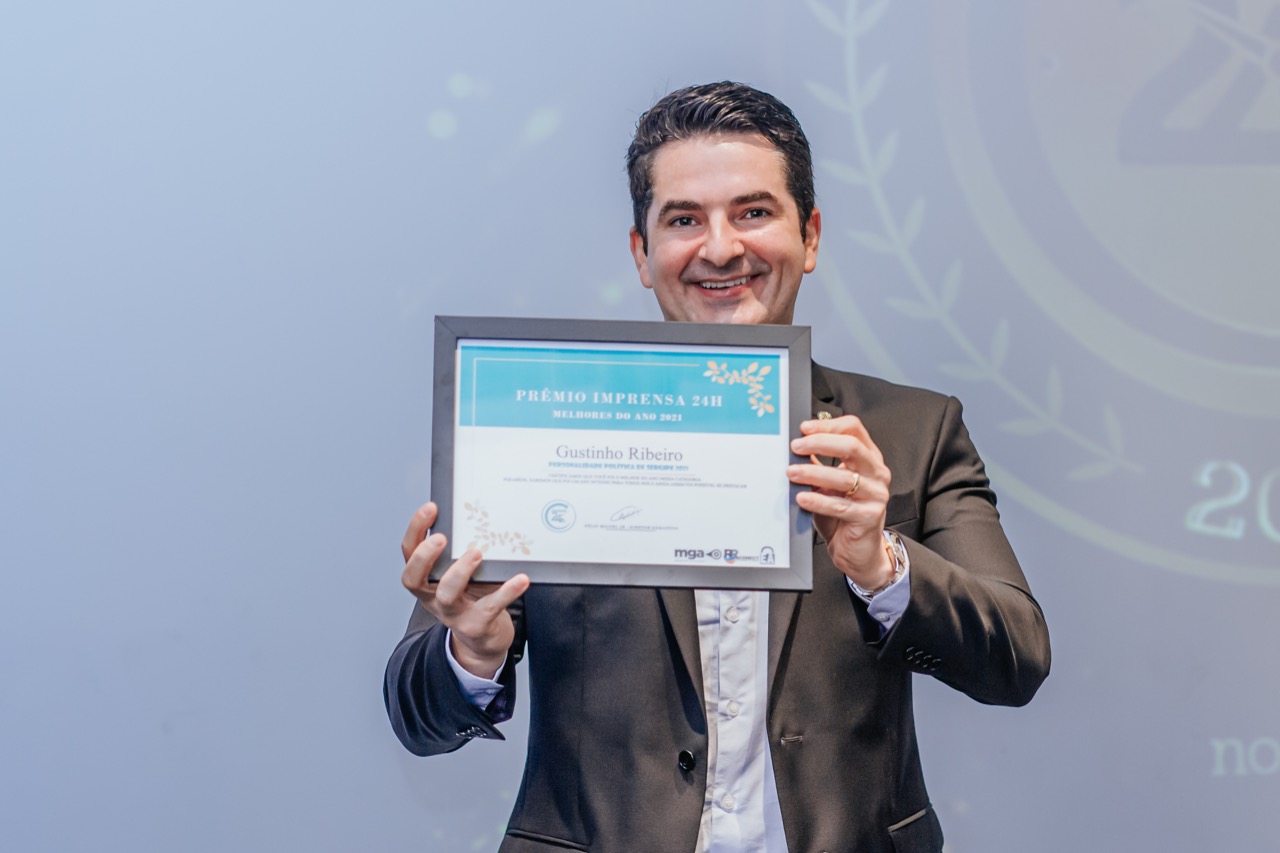 Gustinho Ribeiro recebe prêmio “personalidade política de Sergipe”