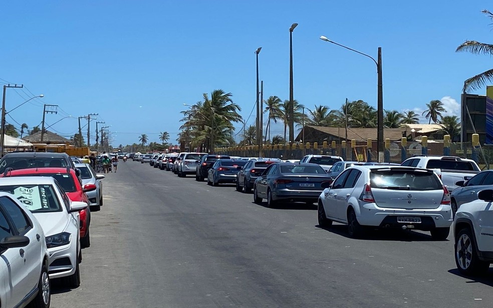 Carnaval tem calor e praias lotadas em Aracaju