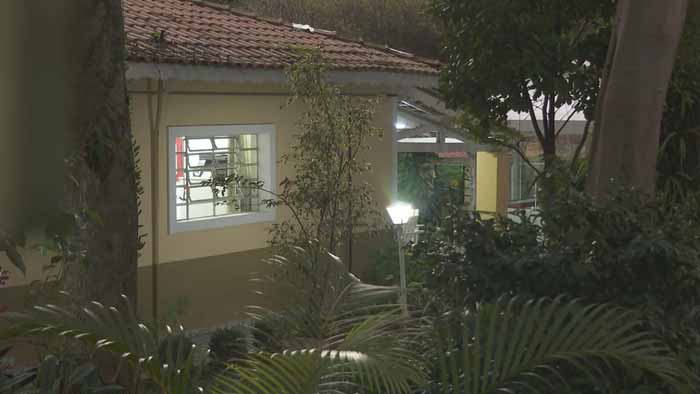 Estudante esfaqueia colega em escola particular