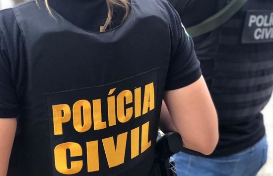 Condutor de caminhão que atropelou criança se apresenta à polícia
