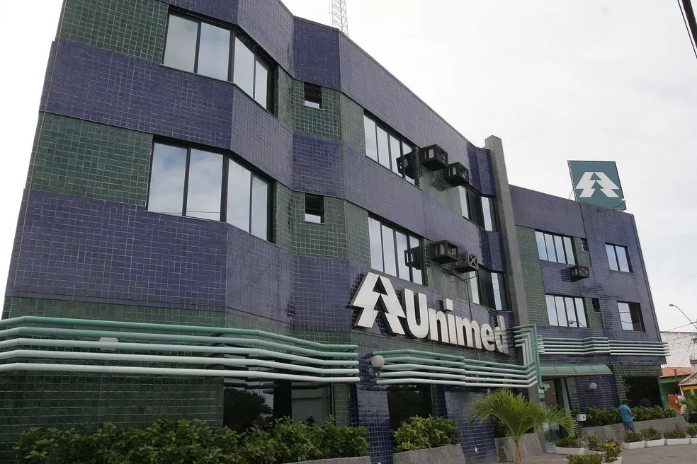 Homem armado invade Unimed e agride funcionário em Aracaju