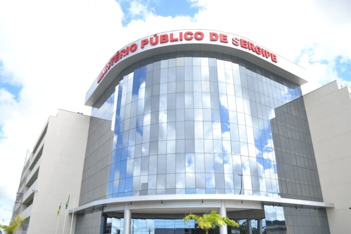 Ministério Público investiga casos de crianças usadas por familiares para pedir esmolas em Aracaju