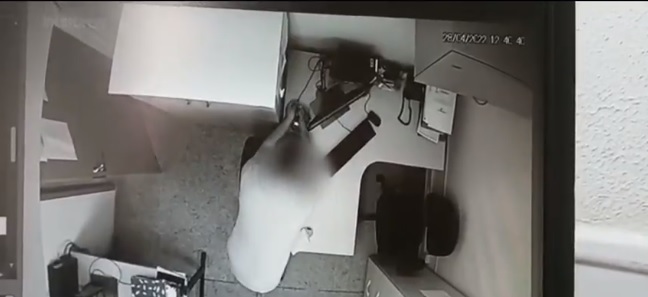 Médico e enfermeiro são suspeitos de cortar fio de acesso de ponto eletrônico em UBS de Aracaju