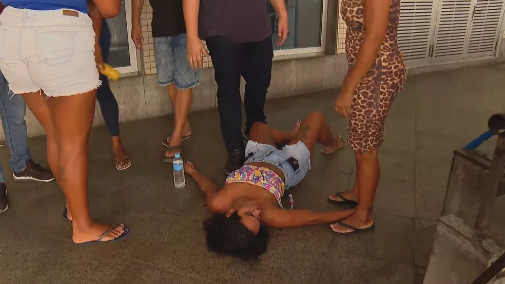 Morre menina imprensada por carro alegórico depois de desfile na Sapucaí