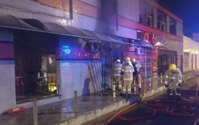 Homem fica ferido durante incêndio em pizzaria na Zona Norte de Aracaju