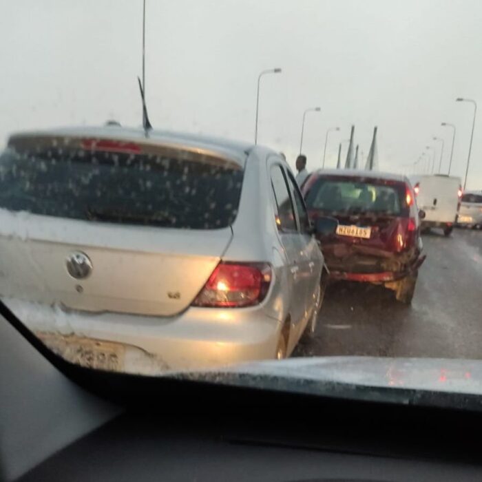 Sete carros se envolvem em acidentes na ponte Aracaju/Barra e provocam caos no trânsito