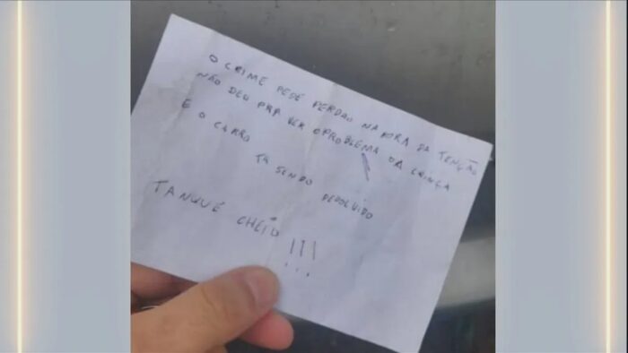 Ladrão rouba carro, mas se arrepende e devolve com tanque cheio e pedido de desculpas